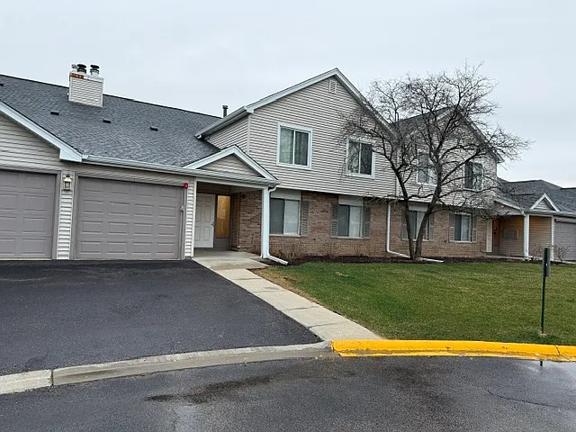 7040 Remington Ct APT 204 photo 1