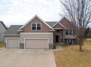 1910 Taurus Ct SW, Rochester, MN 55902