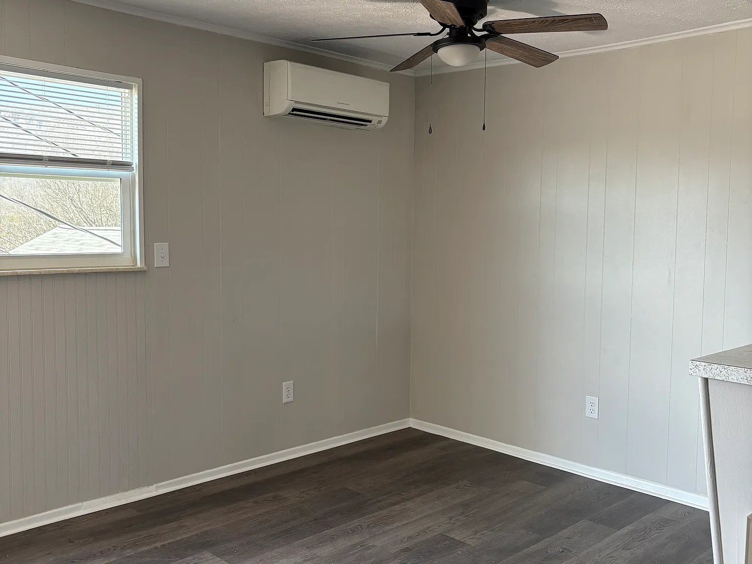 630 Carlock Ave — Photo 2