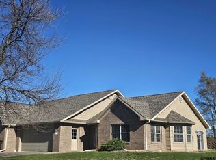 506 S 25th St, Beatrice, NE 68310
