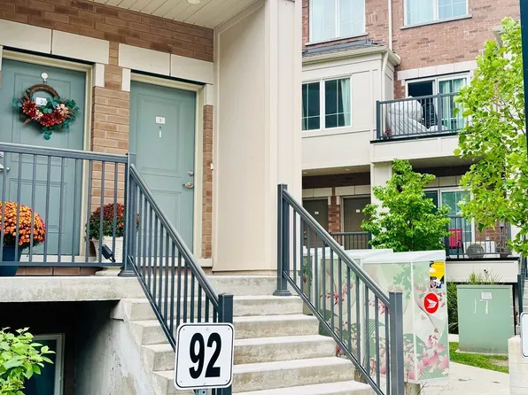 475 Beresford Path #1, Oshawa, ON L1H 0B2