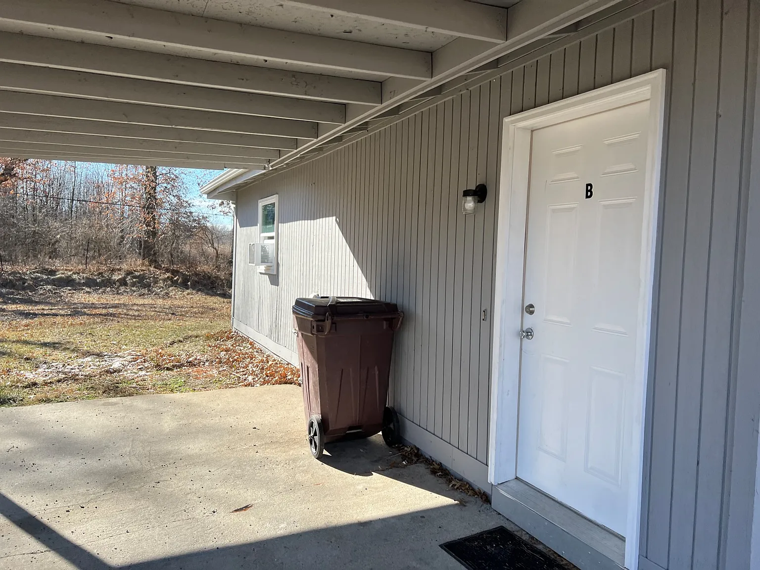 2 bed, 930 sqft, $900 — Photo 3