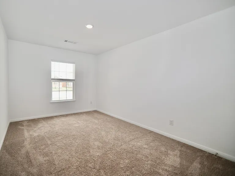 136 Maywood Ln — Photo 20