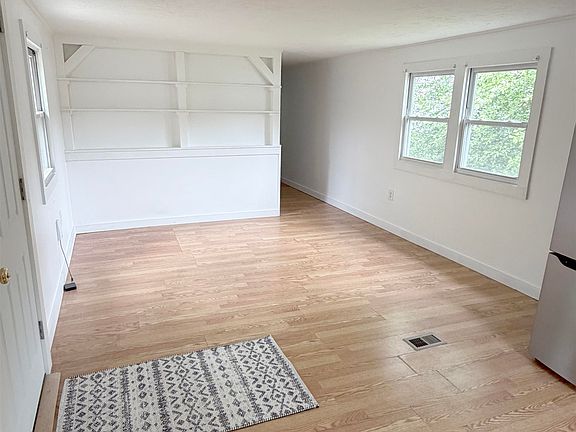 3rd image of 22 Valley Road