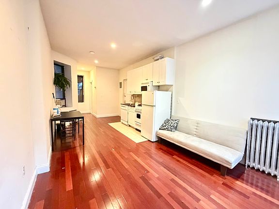 2nd image of 256 E 10th St #2R
