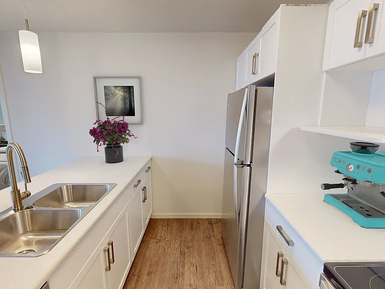 585 Ballantrae Dr — Photo 121