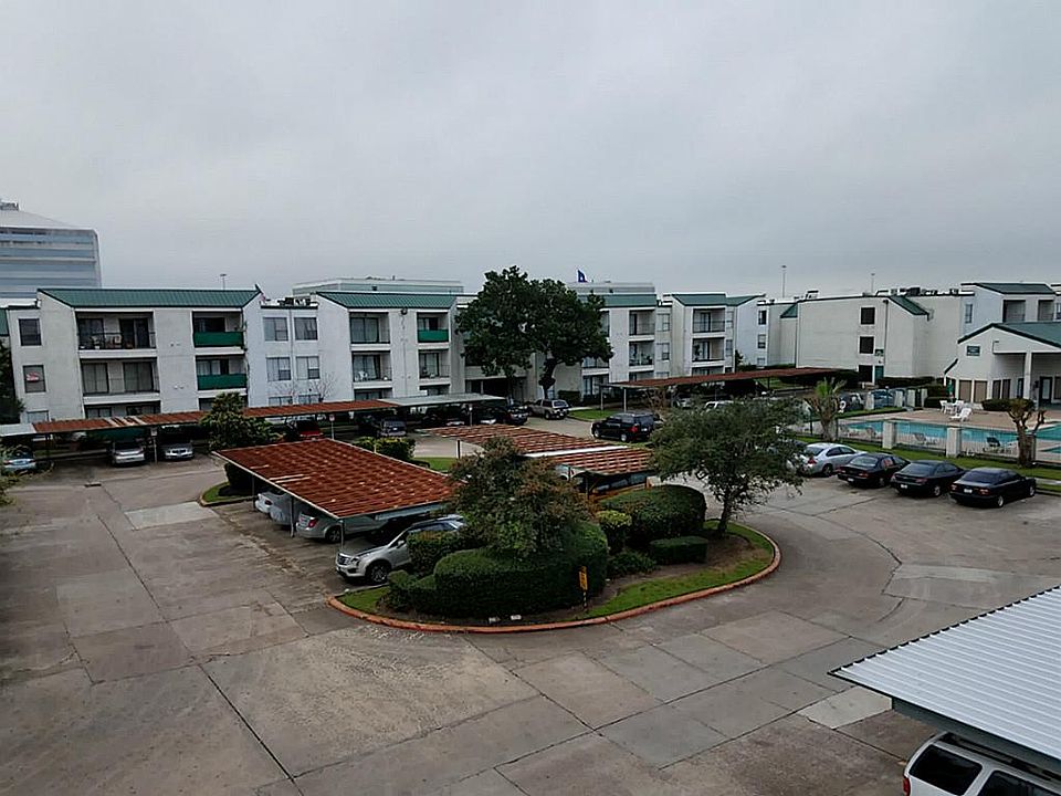 1st image of 2824 S Bartell Dr APT 313