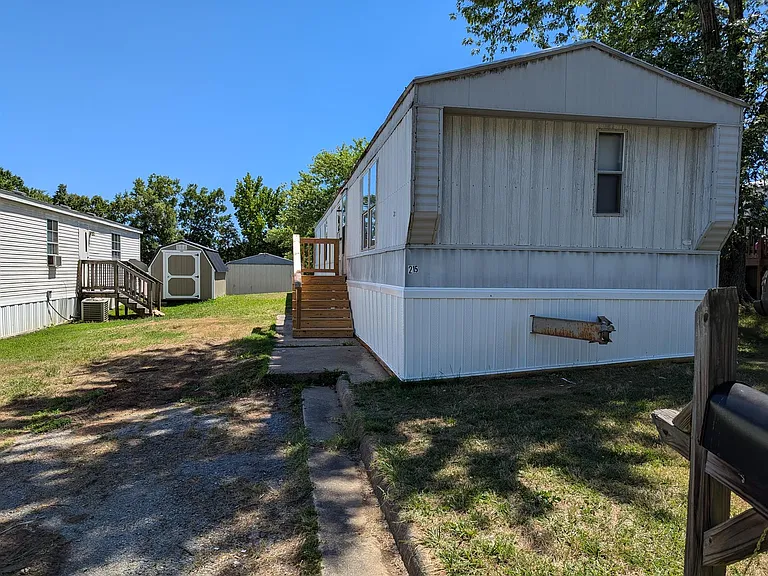 154 Callaway Ln — Photo 10