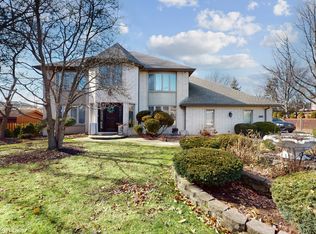 10218 S 87th Ct, Palos Hills, IL 60465