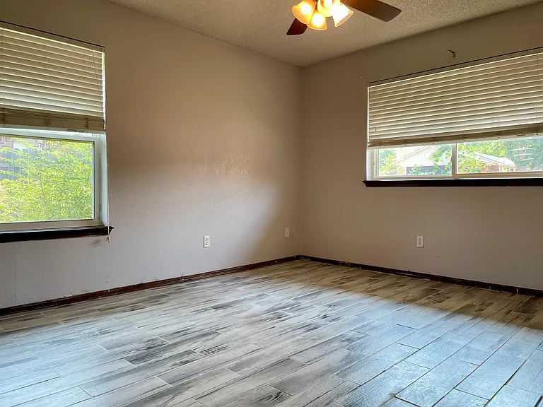 1000 Cottonwood Dr — Photo 6