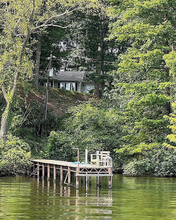 1st image of 624 Short Creek Rd