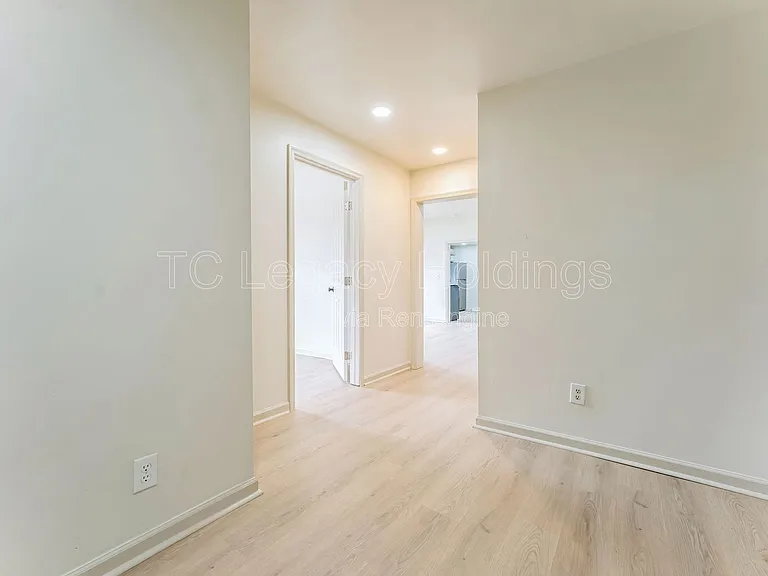 421 Walnut Ave — Photo 12