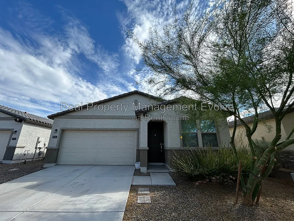 5731 W Encinas Ln