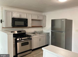 91 Hanover St APT 1, Pemberton, NJ 08068