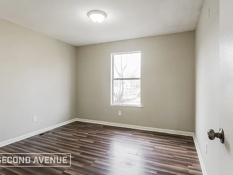 1800 Woodland Ave SW — Photo 10