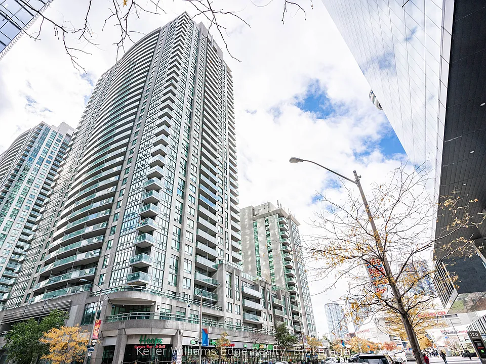 30 Grand Trunk Cres W #2001