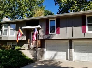 6103 Shetland Ln, Country Club, MO 64506