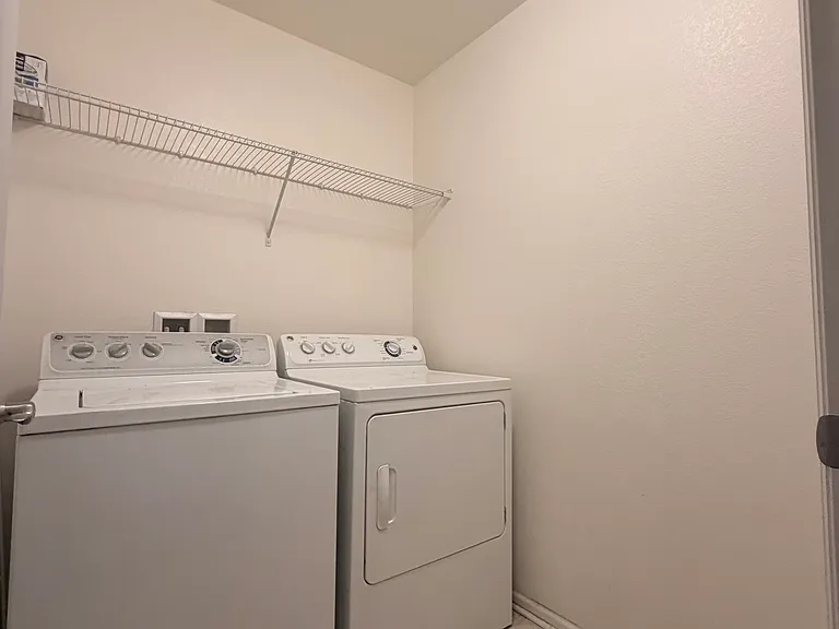 1517 S Dallas Cir — Photo 12
