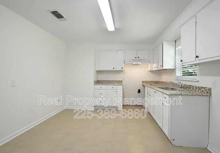 5728 Nashville Ave — Photo 2