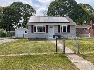 137 Stanley Dr, Centereach, NY 11720