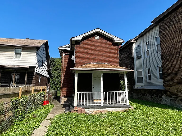 7526 Dickson St — Photo 35
