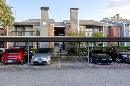 18333 Roehampton Dr Photo 1