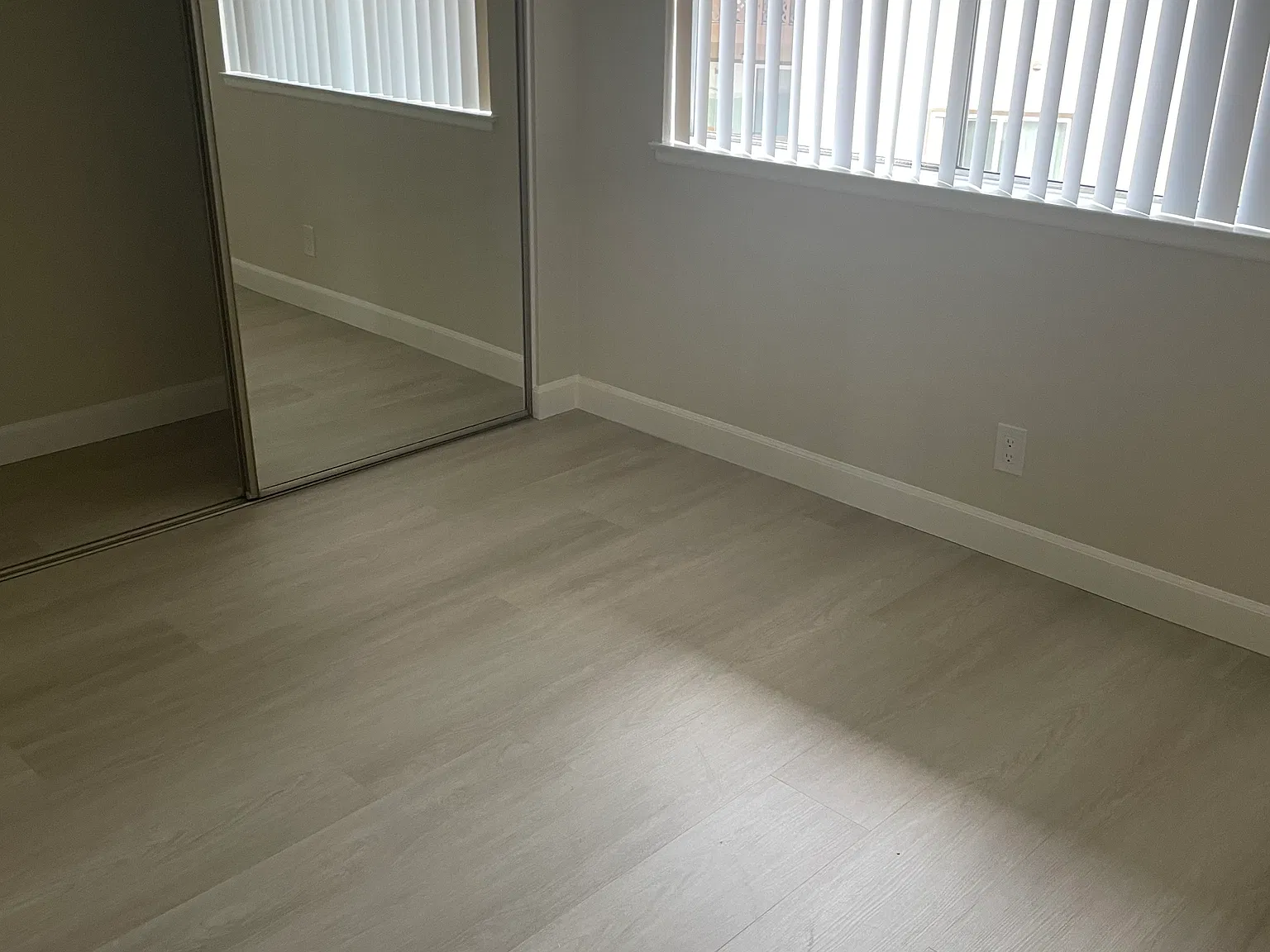 2 bed, 1040 sqft, $3,100 — Photo 3