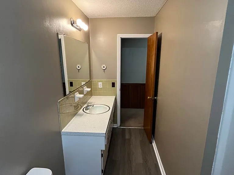 370 Farmbrooke Ln — Photo 20