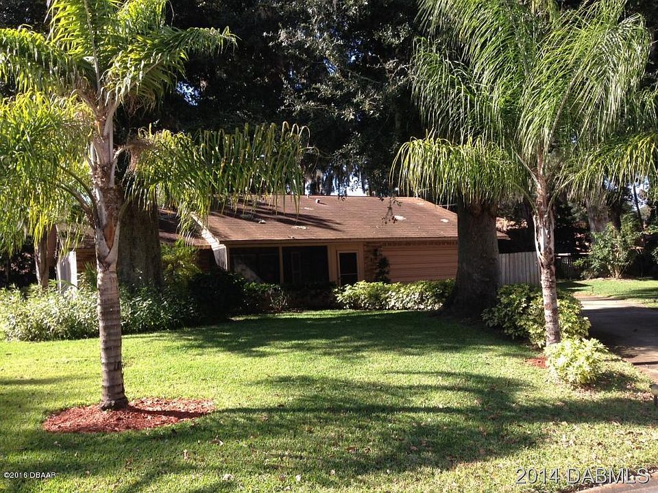 1st image of 14 Woodgate Ct