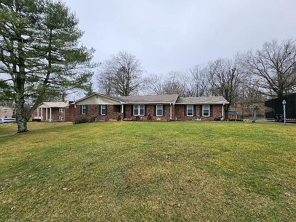 3rd image of 5 Parke Dr