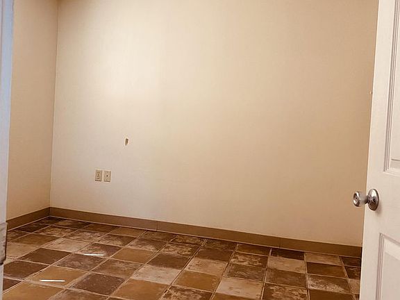 4th image of 372 Washington Ave #12