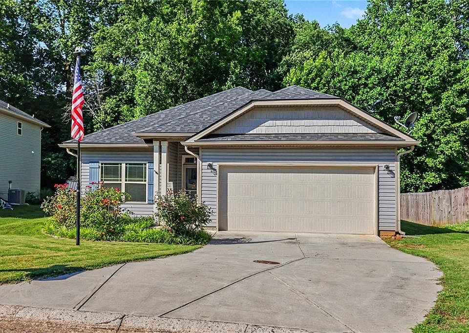 1st image of 456 Highland Pointe Dr