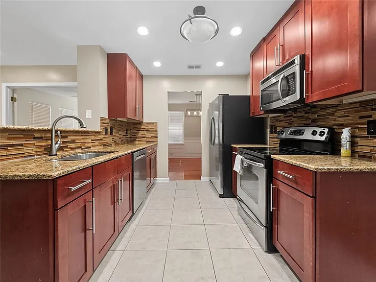 1809 Wellborn Way SW — Photo 14