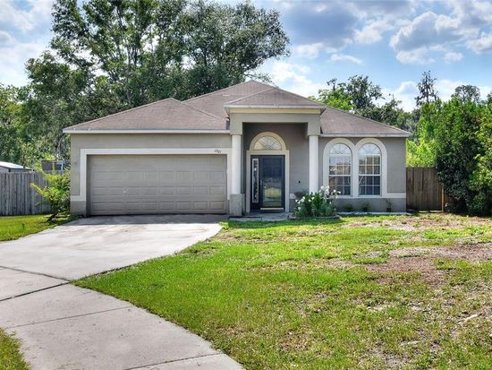 1201 Gordon Oaks Dr, Plant City, FL 33563