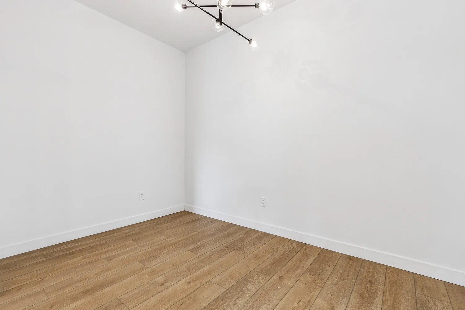 West Jasper Place 4 Plex — Photo 3