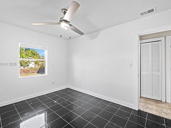 5th image of 170 Poinsettia Cir