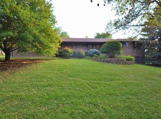11701 Gary Ct, Lincoln, NE 68527