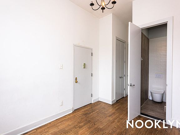 5th image of 350 Melrose St #1C
