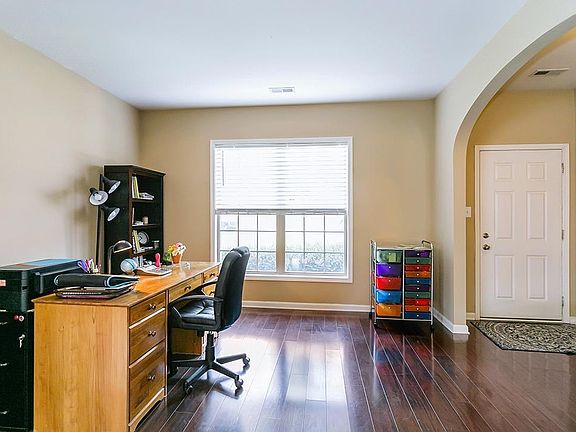 3rd image of 3004 Mitford Ct