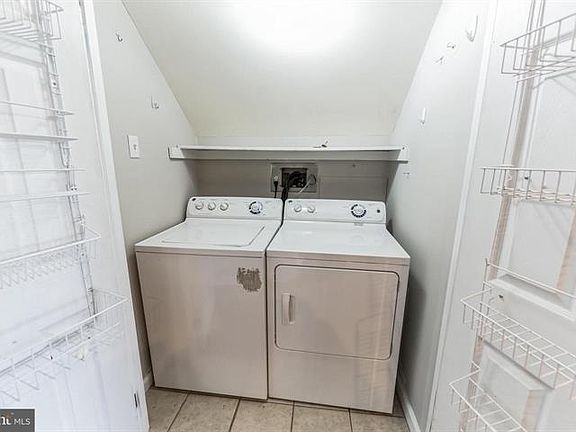 5th image of 901 Meadowview Ln #901