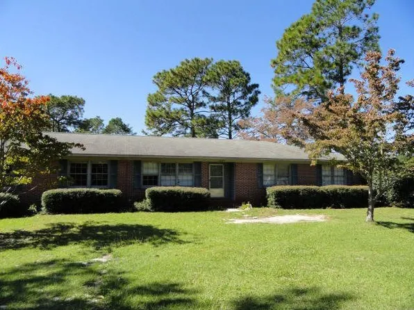 1185 Oak St, Jesup, GA 31545