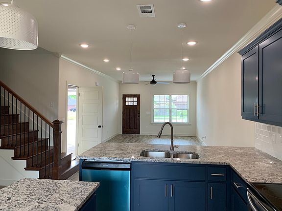 4th image of 3303 SW Hillstone Ave