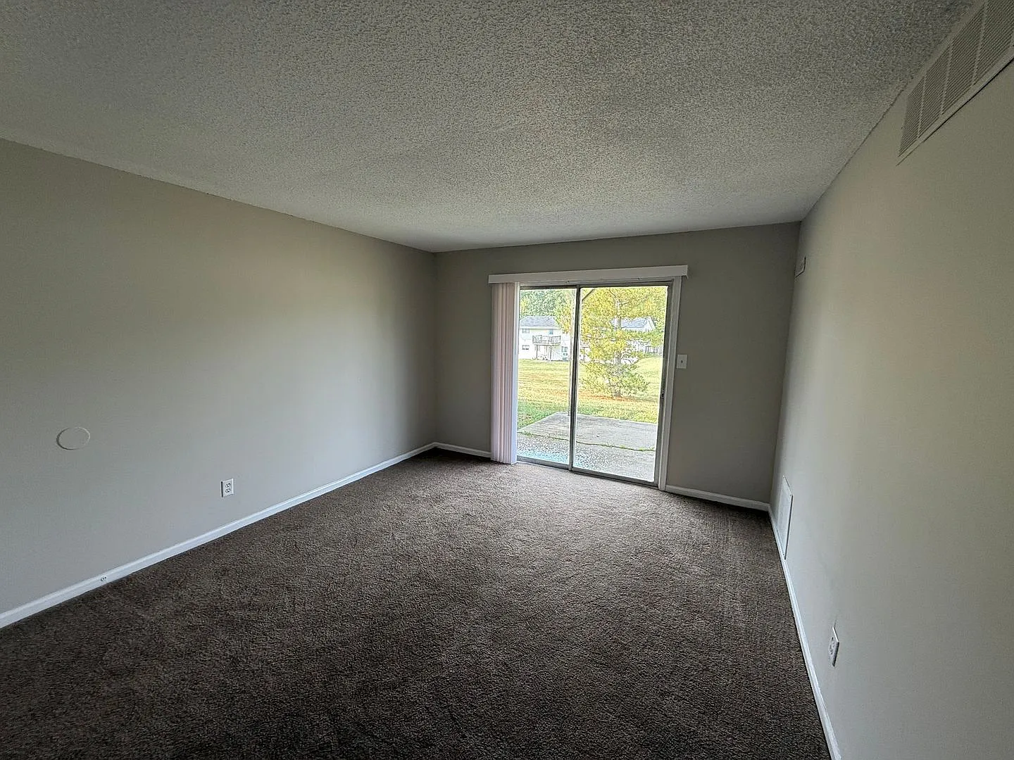 2 bedroom, 1 bath — Photo 2