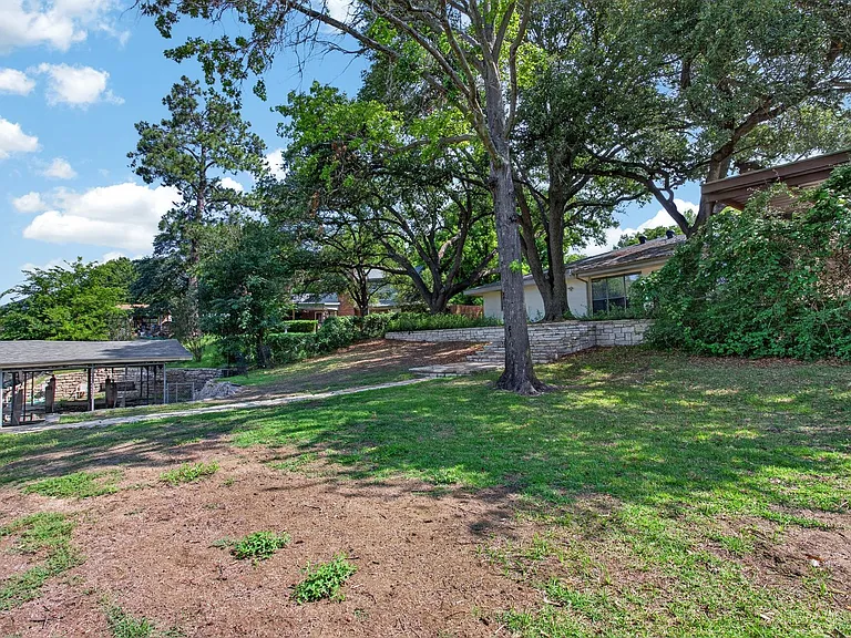 4202 Indian Creek Ct — Photo 39