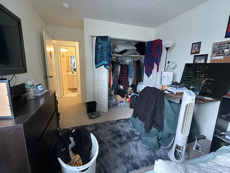 University Park Apartments near Cornell University — Photo 781