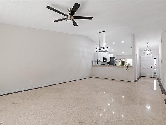 4th image of 6482 Royal Woods DR