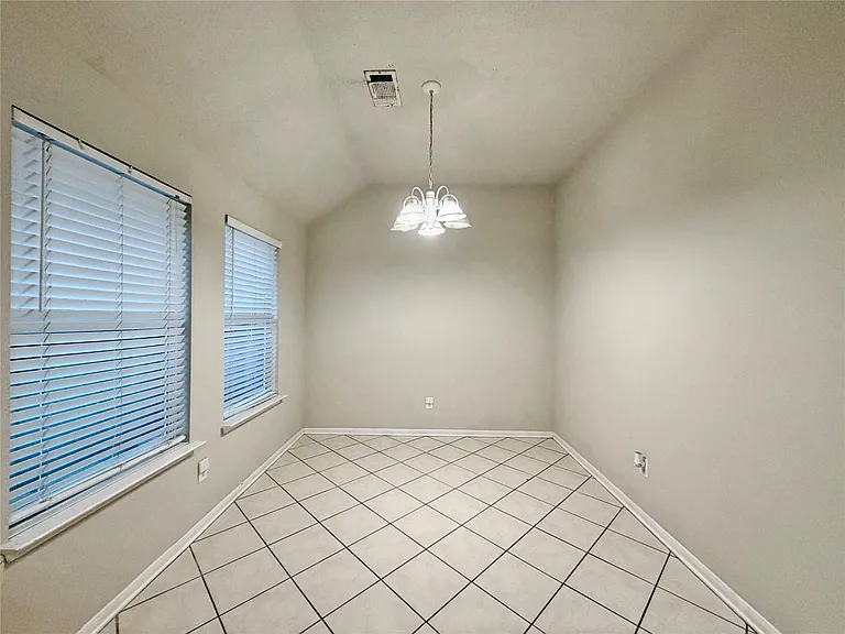6827 Autumn Thistle Dr — Photo 18