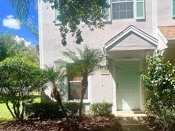 4th image of 8562 Hunters Key Cir
