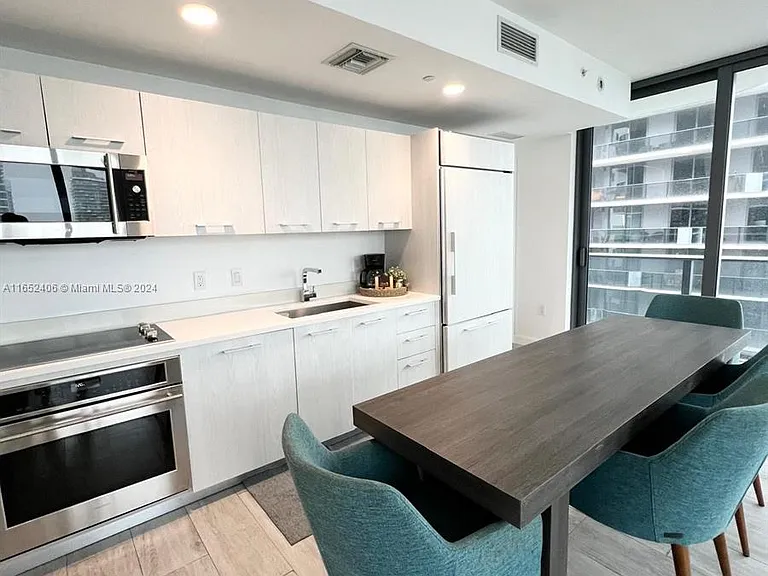 55 SW 9th St #3803 — Photo 12