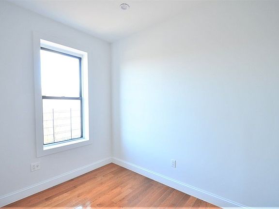 5th image of 622 E 169th St APT 4C